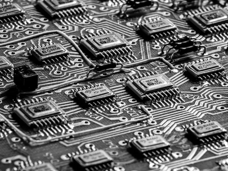 Placa electrónica con chips semiconductores